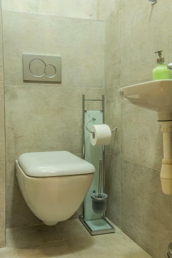 Exclusive 3 Bedroom Top-Notch Flat, Great Location Prag Exteriör bild