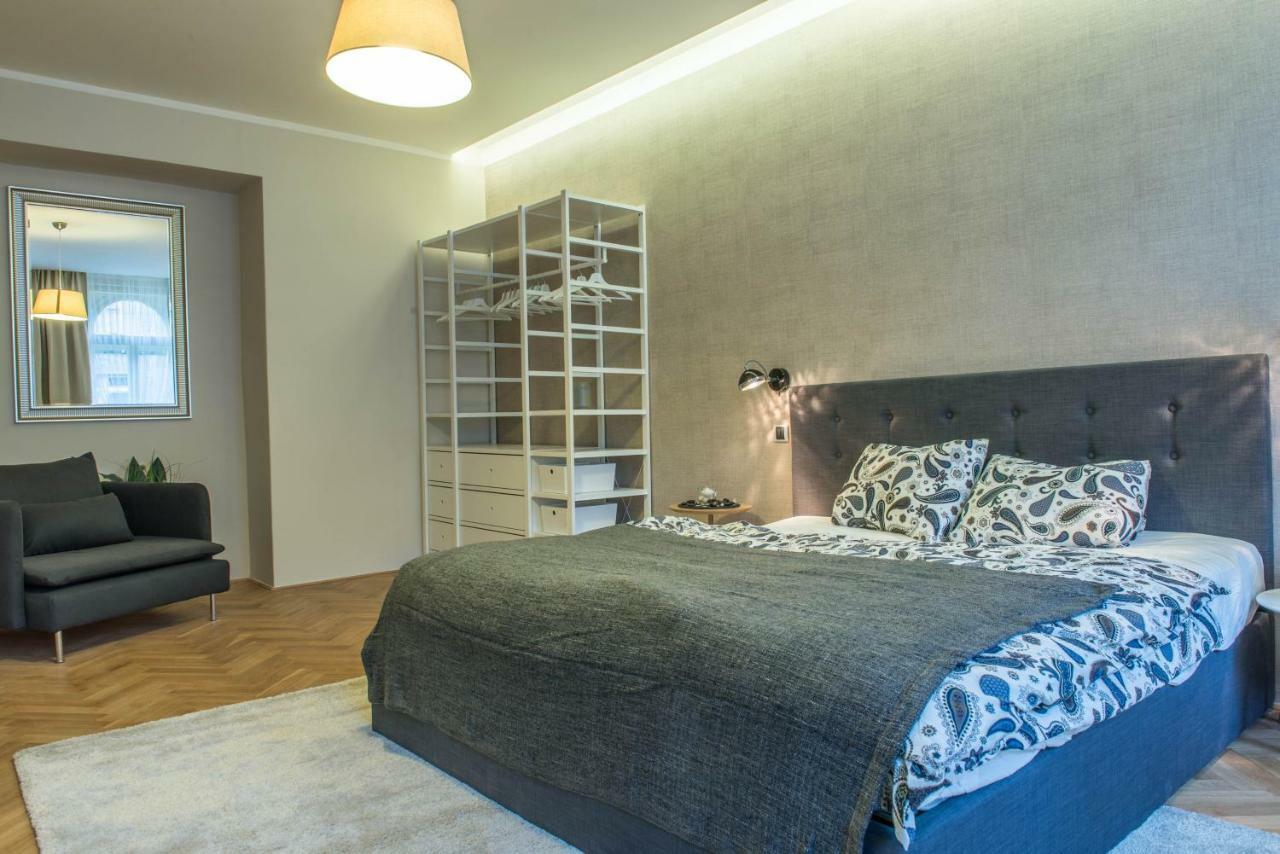 Exclusive 3 Bedroom Top-Notch Flat, Great Location Prag Exteriör bild